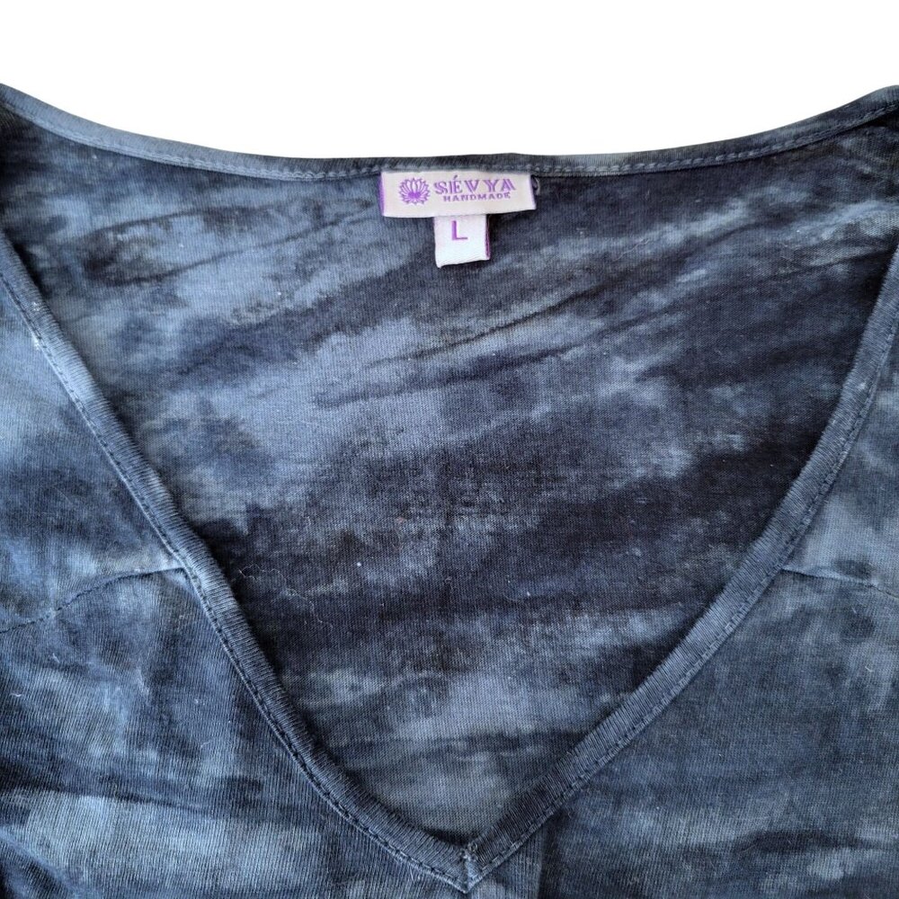 Sevya Handmade Tie-Dye V-Neck Asymmetrical Hem Tunic Top L Bundle of Two - Picture 6 of 10